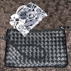 Adrienne Vittadini Wristlet With phone charger